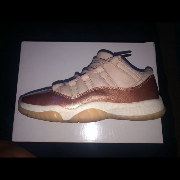Jordan Retro 11 Low Rose Gold Sail/ Metallic